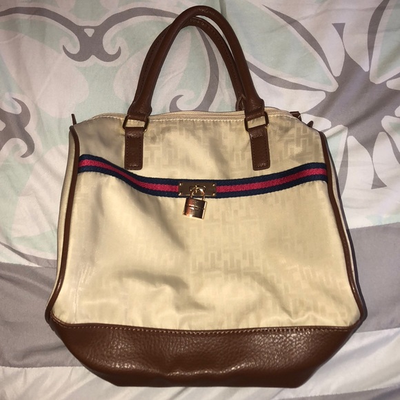 Tommy Hilfiger Handbags - Tommy Hilfiger purse